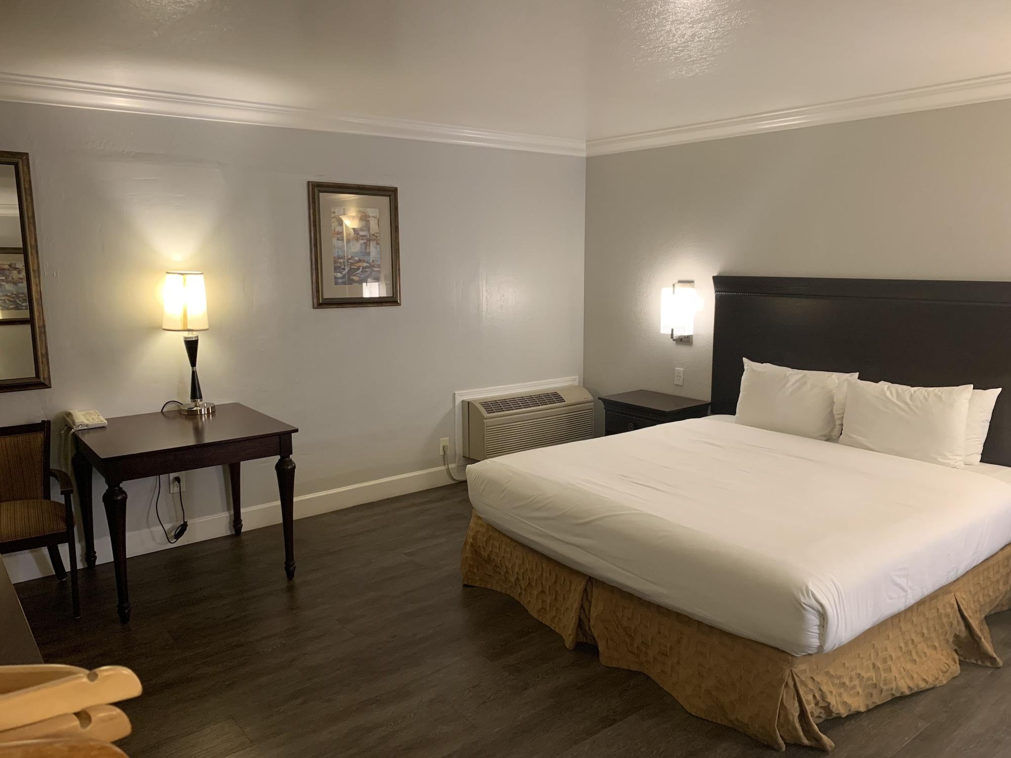מונטריי Stargazer Inn And Suites מראה חיצוני תמונה