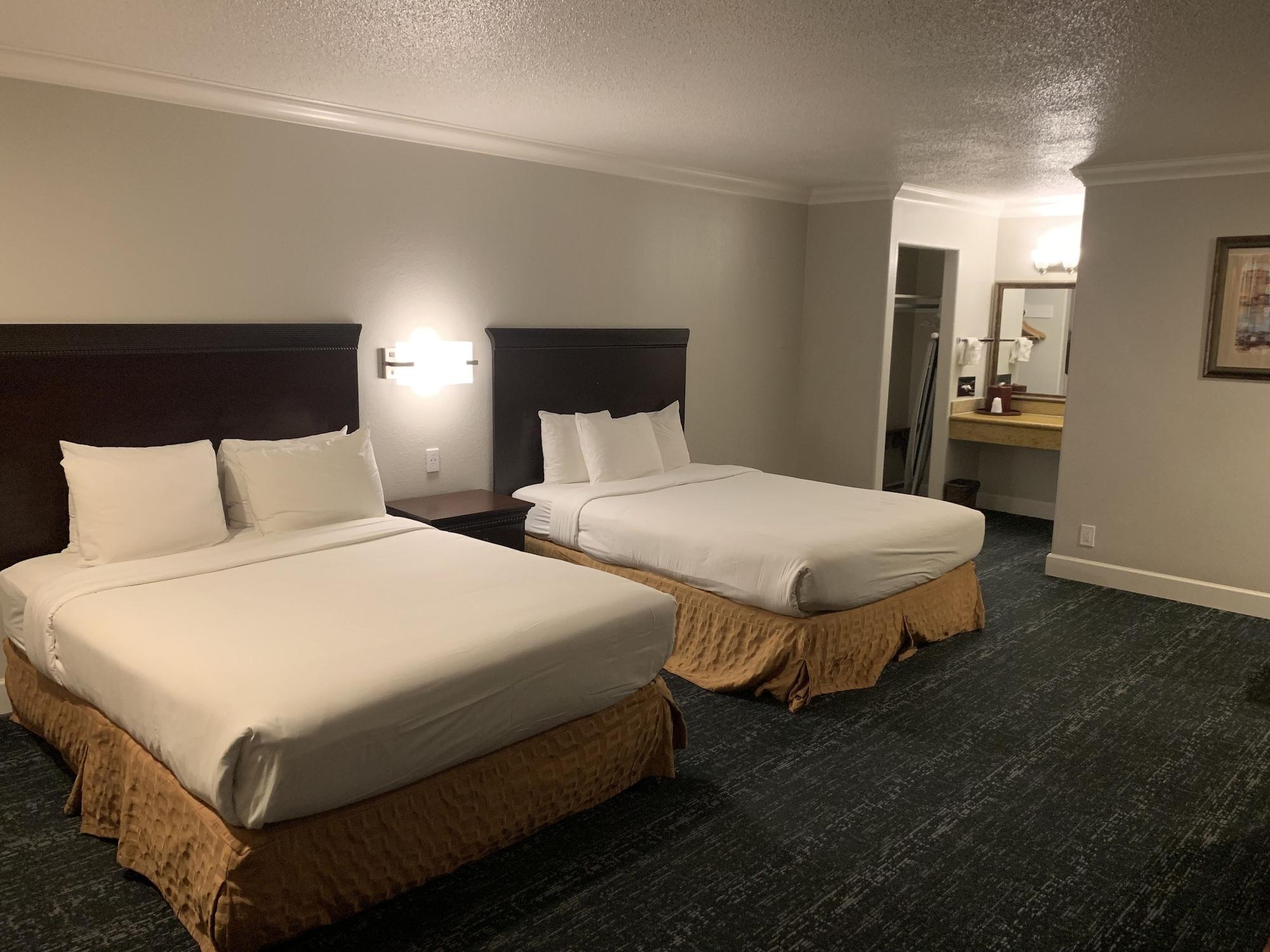 מונטריי Stargazer Inn And Suites מראה חיצוני תמונה